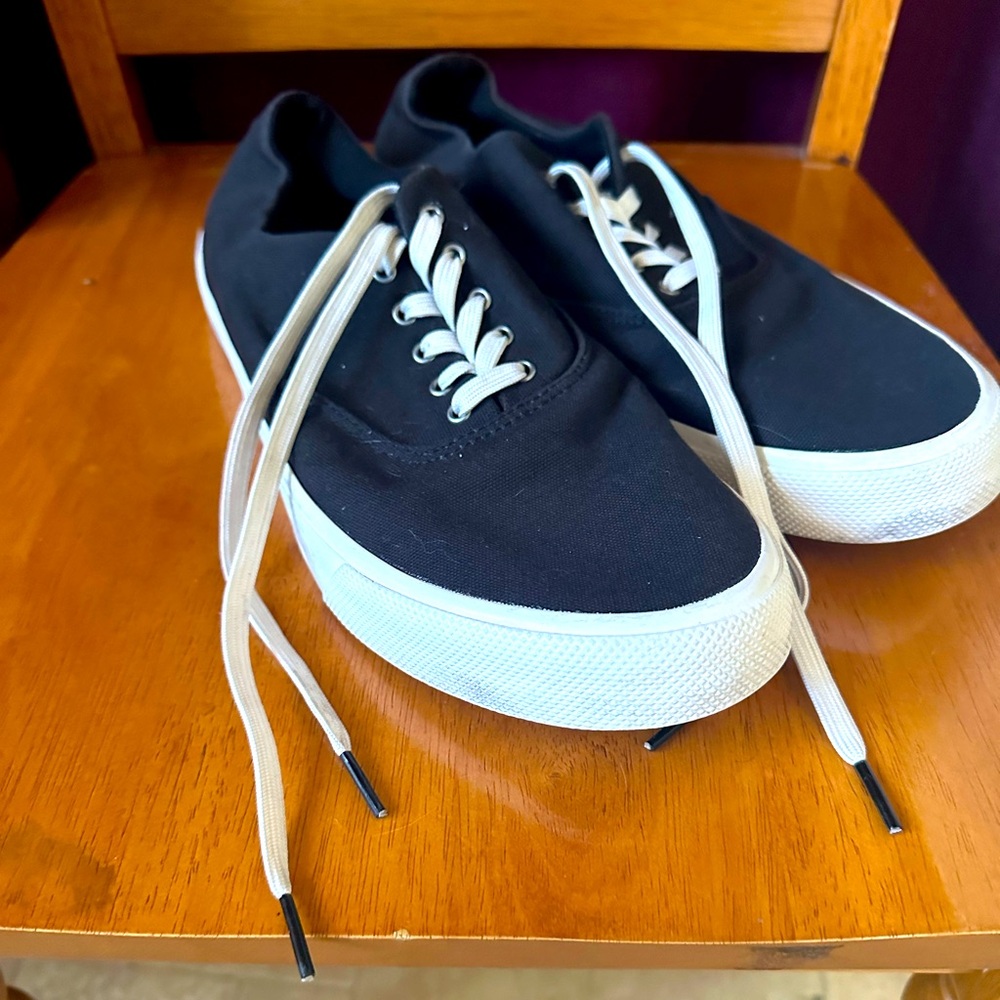 Sperry women’s black tennis shoes size 11